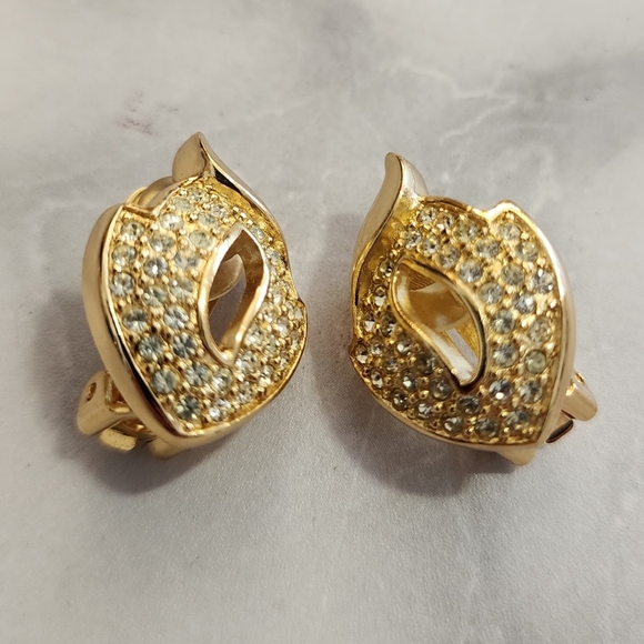CD 0745 Authentic CD vintage Teardrop Rhinestones Clip On Earrings - Picture 1 of 8